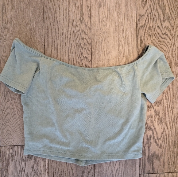 Cider Twist Front Crop Top Off Shoulder - Picture 3 of 5